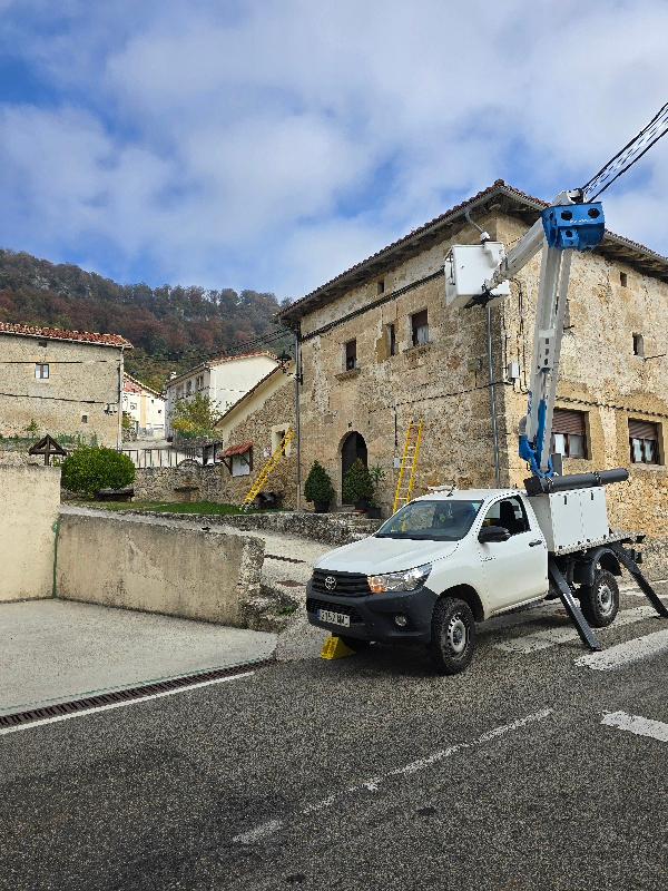 Trabajo en altura con camión cesta